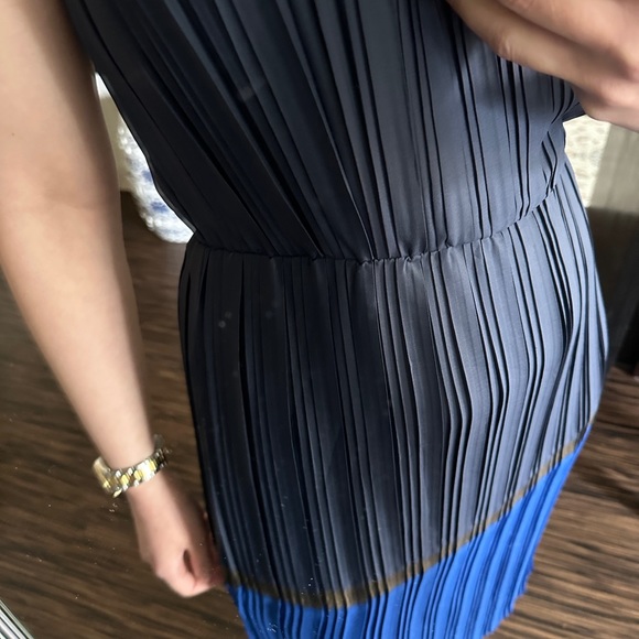 Stunning pleated midi dress - Picture 3 of 4